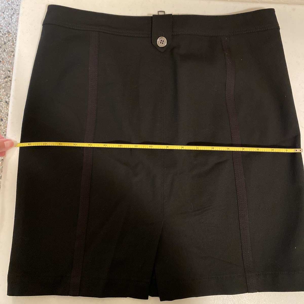 ワンピース BURBERRY Women Mid Skirts 8083033 A7680 MONOCHROME Black BURBERRY | Black Women's Midi Skirt | YOOX