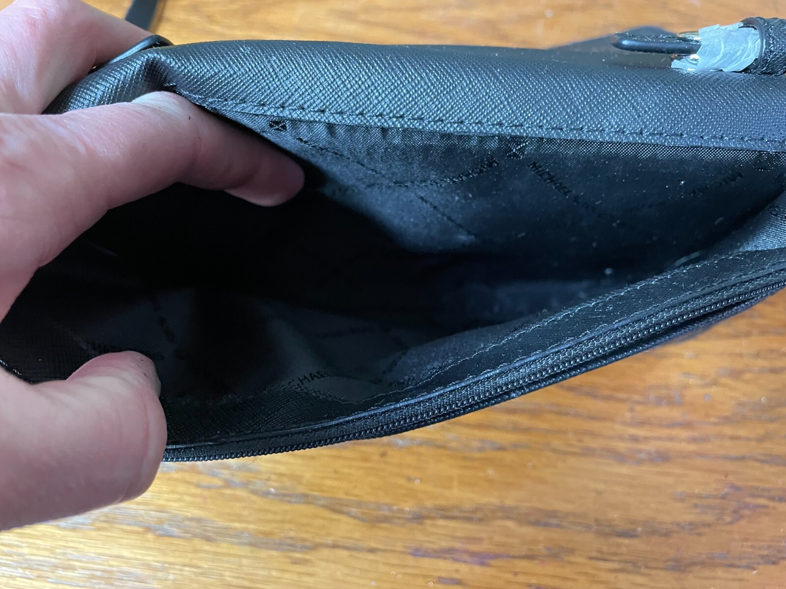 MICHAEL KORS JET SET MULTIFUNCTION CROSSBODY CLUT… - image 13