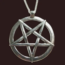 LARGE INVERTED PENTAGRAM PENDANT NECKLACE silvertone pentacle wiccan unisex Q3 