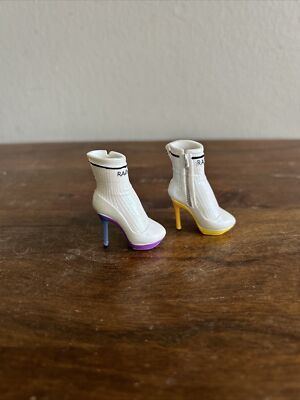 Rainbow High Fashion Studio Avery Styles Replacement Shoes White Ankle Boots
