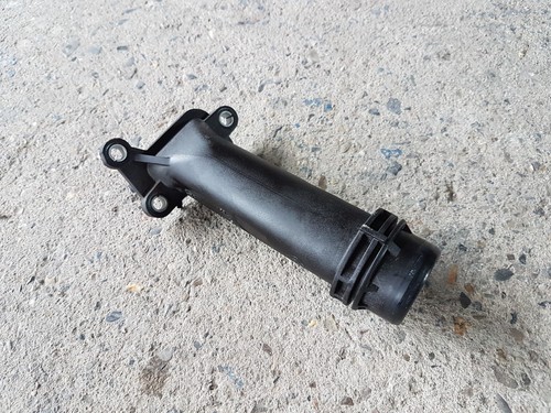 BMW 1er F20 F21 3er F30 F31 N47N Anschlussstutzen Zylinderkopf 7810707