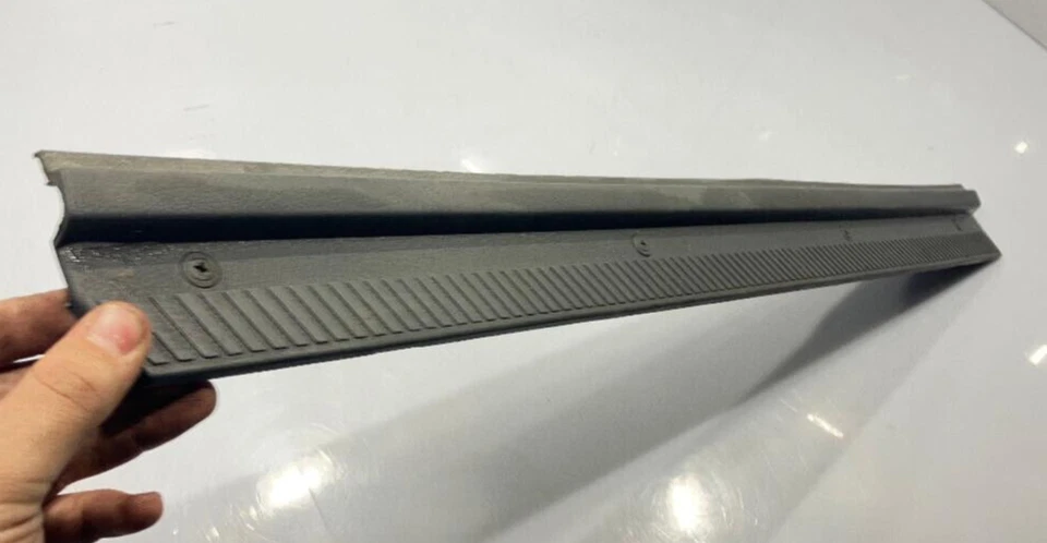 Nissan Xterra 2004 placa de umbral de puerta moldura P/N 10997-Nn0500 pieza original OEM Foto 3 de 4