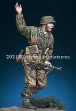 ALPINE MINIATURES 1:35 SET 35287 WWII GERMAN WSS GRENADIER NCO '44 1 FIGURE 