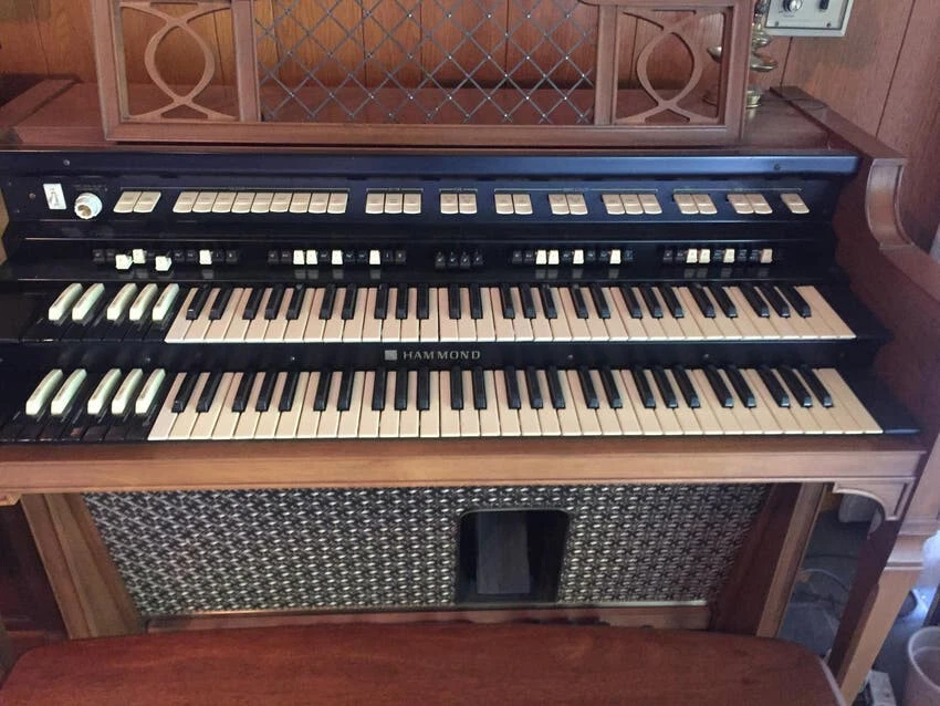1960s Hammond H Series organ in excellent condition