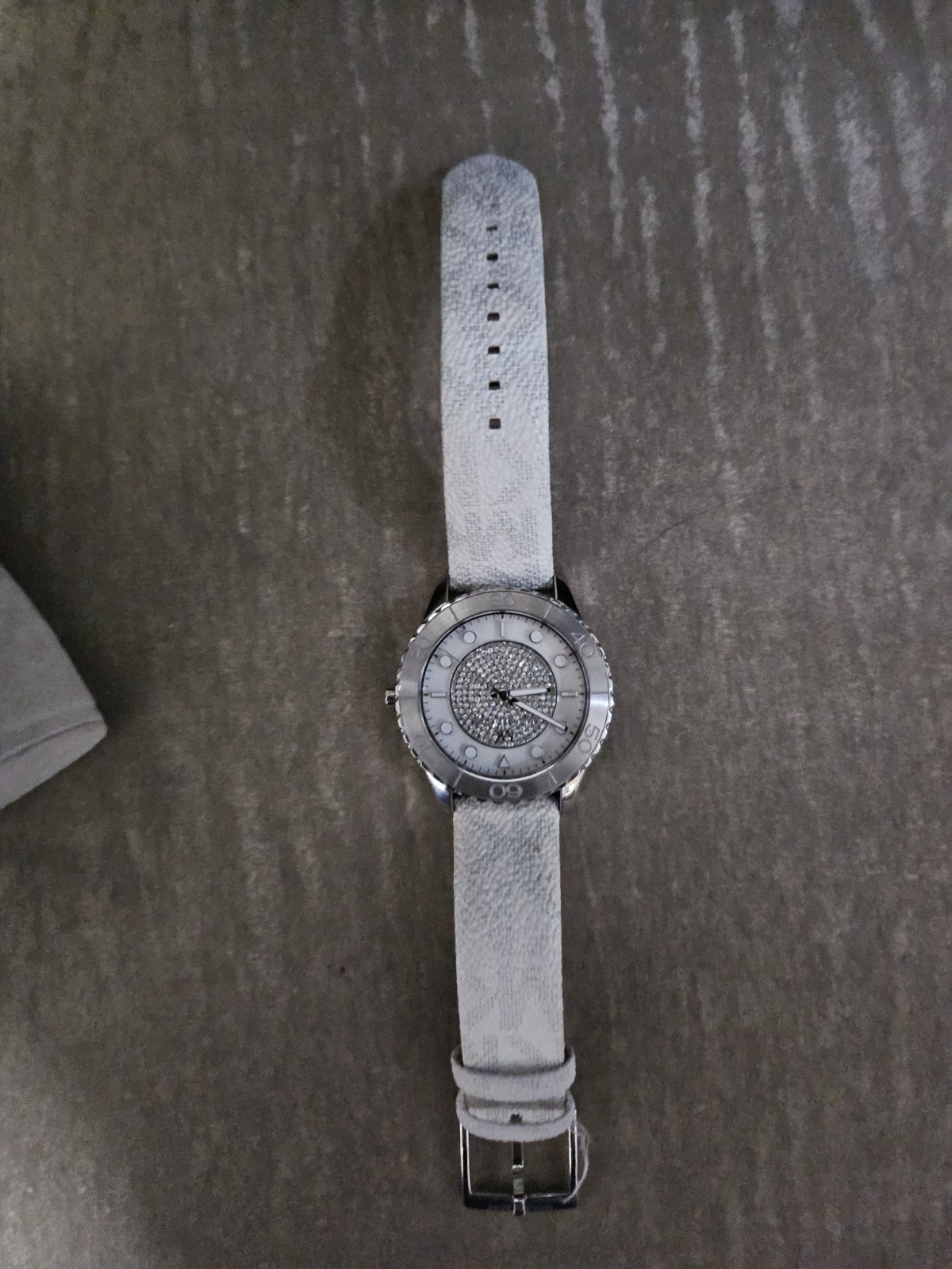 Michael Kors Runway MK6998 Silver-Tone Alloy Watch for Women