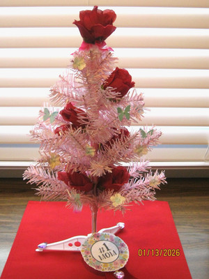 4 PINK VALENTINES DAY TREES NEW IN BOX EASTER MOTHERS DAY DIY DECOR GIFTY 18''