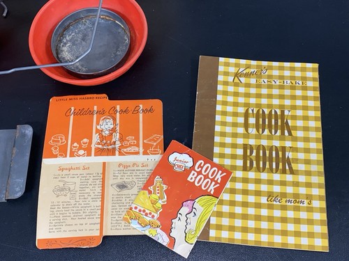 Vintage 1964 Kenner Easy Bake Oven in Original Box w/ Accessories + Paperwork - Picture 6 of 15