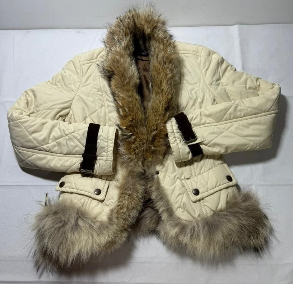 VERO MODA WOMEN’S CREAM QUILTED JACKET WITH FAUX FUR TRIM & COLLAR – SIZE 44 - Image 2 of 4