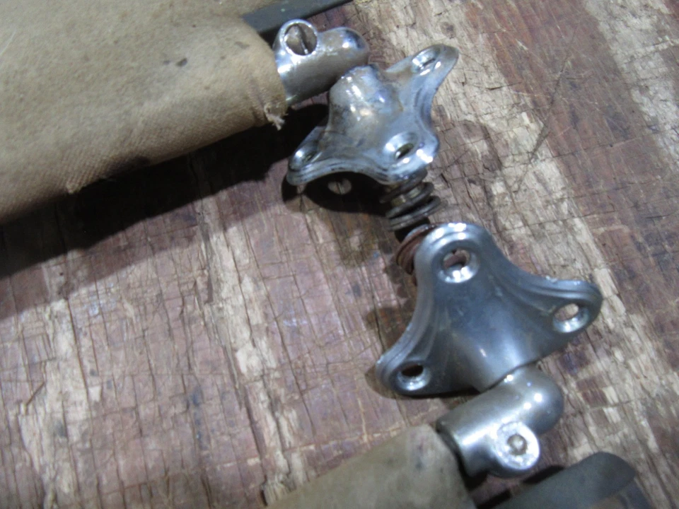 Chevrolet Stileline 1949-52 interior parasol tablero tapizado molduras bases Foto 3 de 3