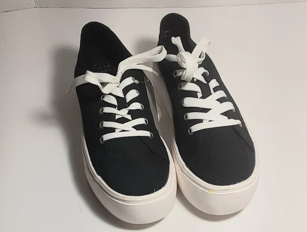 NEW Women s Taryn Lace Up Platform Sneakers Black A New Day Size