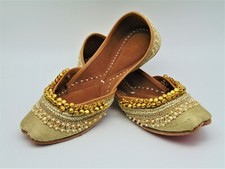 Ethnic Indian genuine leather Bridal shoes with embroidery Juti Khussa sandals