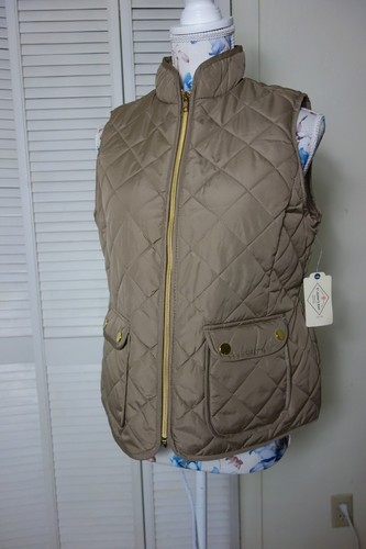 St Johns Bay Gold Quilted Puffer Vest Zipper Closure Front Pockets Womens NWT - Picture 3 of 5
