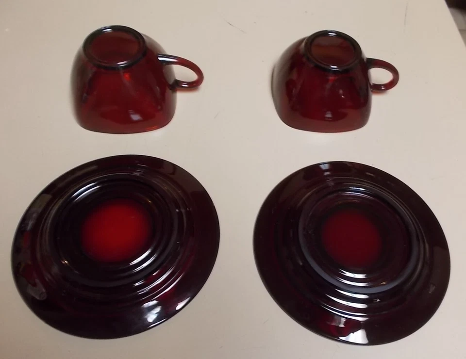 LOT OF 2 VINTAGE ROYAL RUBY RED DEPRESSION GLASS COFFEE CUPS AND SAUCERS SETS - Image 4 of 4