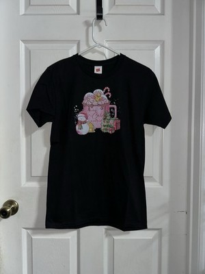 NWOT Baby It s Cold Outside Christmas Shirt Small