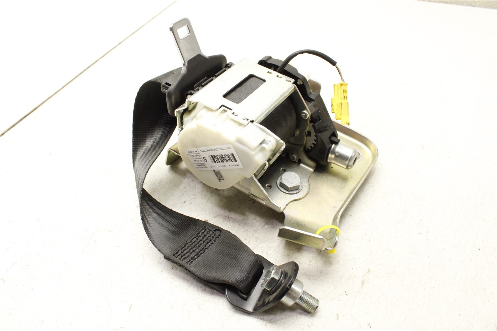 2013 Maserati GranTurismo S Front Left Seat Belt Driver LH 08-13