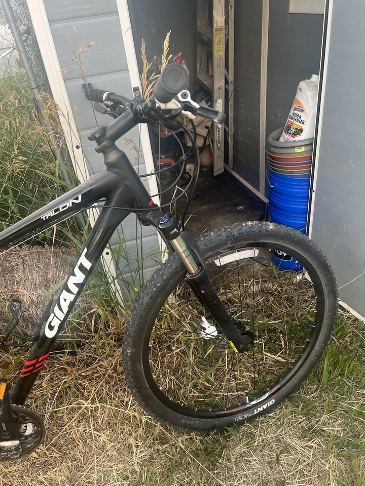 Giant Talon Hardtail Mountain Bike. 2018 Model. Great Condition - Image 4 of 4