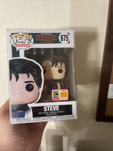 Funko Pop! Vinyl Stranger Things Steve #675 Comic Con Exclusive Figure 1800 PCS