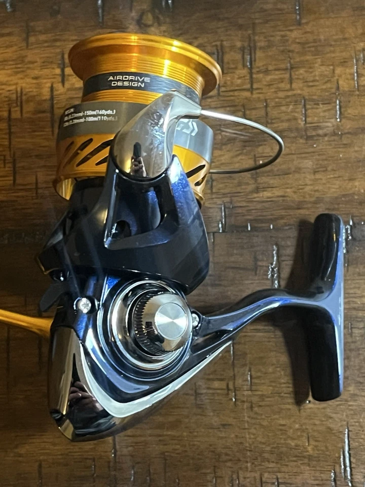 DAIWA REVROS LT3000-C SPINNING FISHING REEL 5.3:1 4BB Type L Long Cast ABS - Image 3 of 4