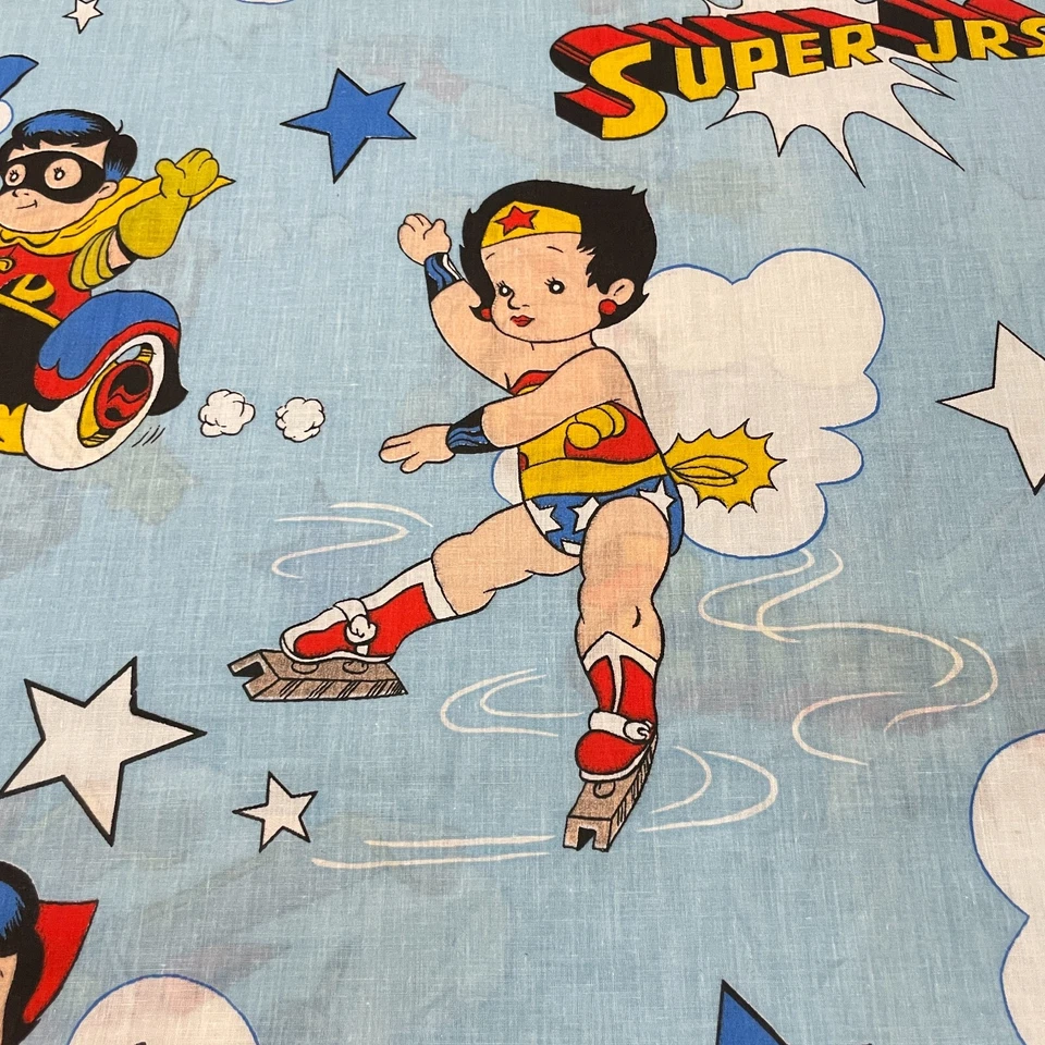 DC Comics Super Jrs. 1978 de colección Tela de mezcla de algodón azul por yarda 36" x 44" Foto 3 de 4