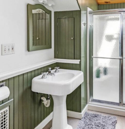 1936 Standard Cast Iron Pedestal Bathroom Sink w/ Faucet & Hardware