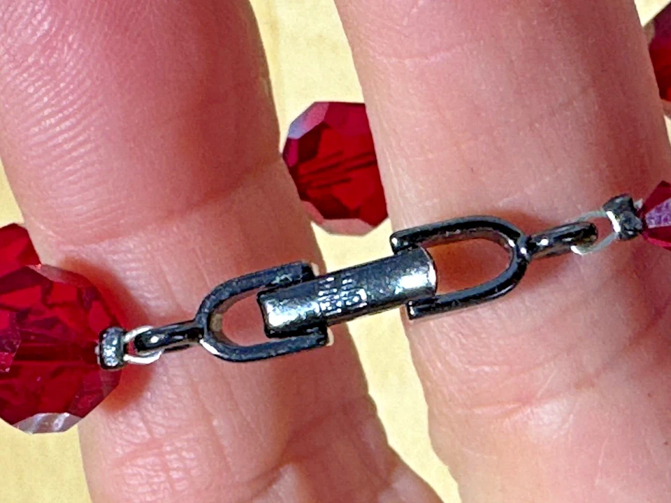 Givenchy Red Bead Bracelet Faceted Glass Wire Gunmetal Grey 7" Stunning - Image 2 of 4