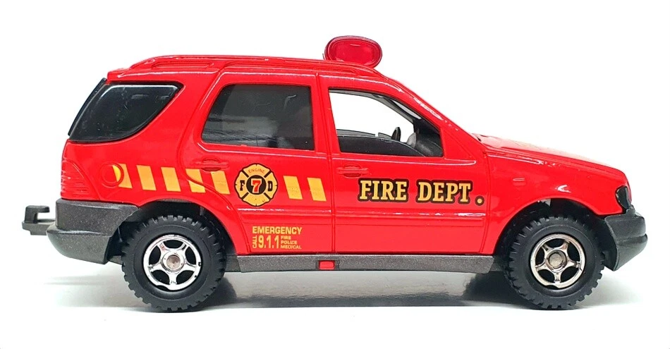 Majorette 1/34 Scale 3010/3020 - Mercedes Benz New York Fire Dept. Engine #7 - Image 3 of 4