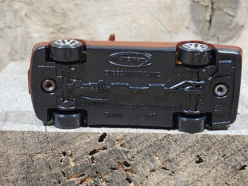 Matchbox 1999 Brown Mercedes Benz CLK Convertible First Edition Diecast Car - Picture 5 of 6