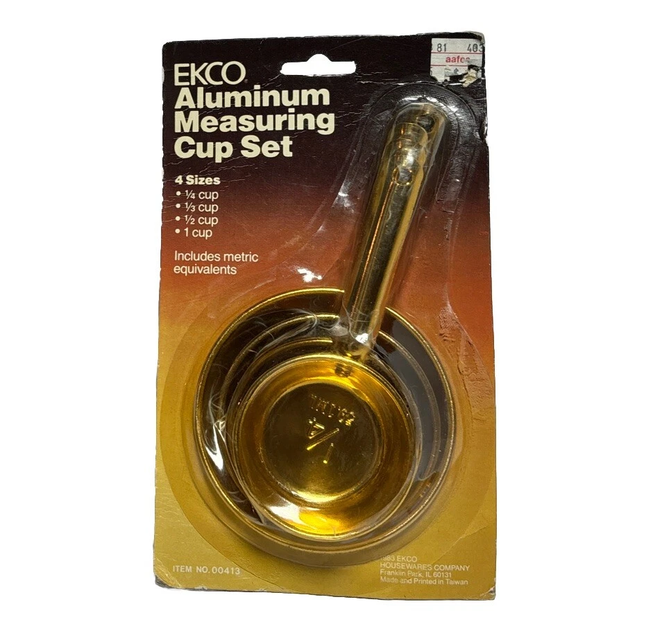 Vintage Ekco Aluminum Measuring Cup Set Rare!