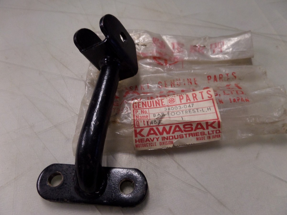 NOS Kawasaki OEM Left Footrest Bar 1974-1975 G4TR 1976 KV100