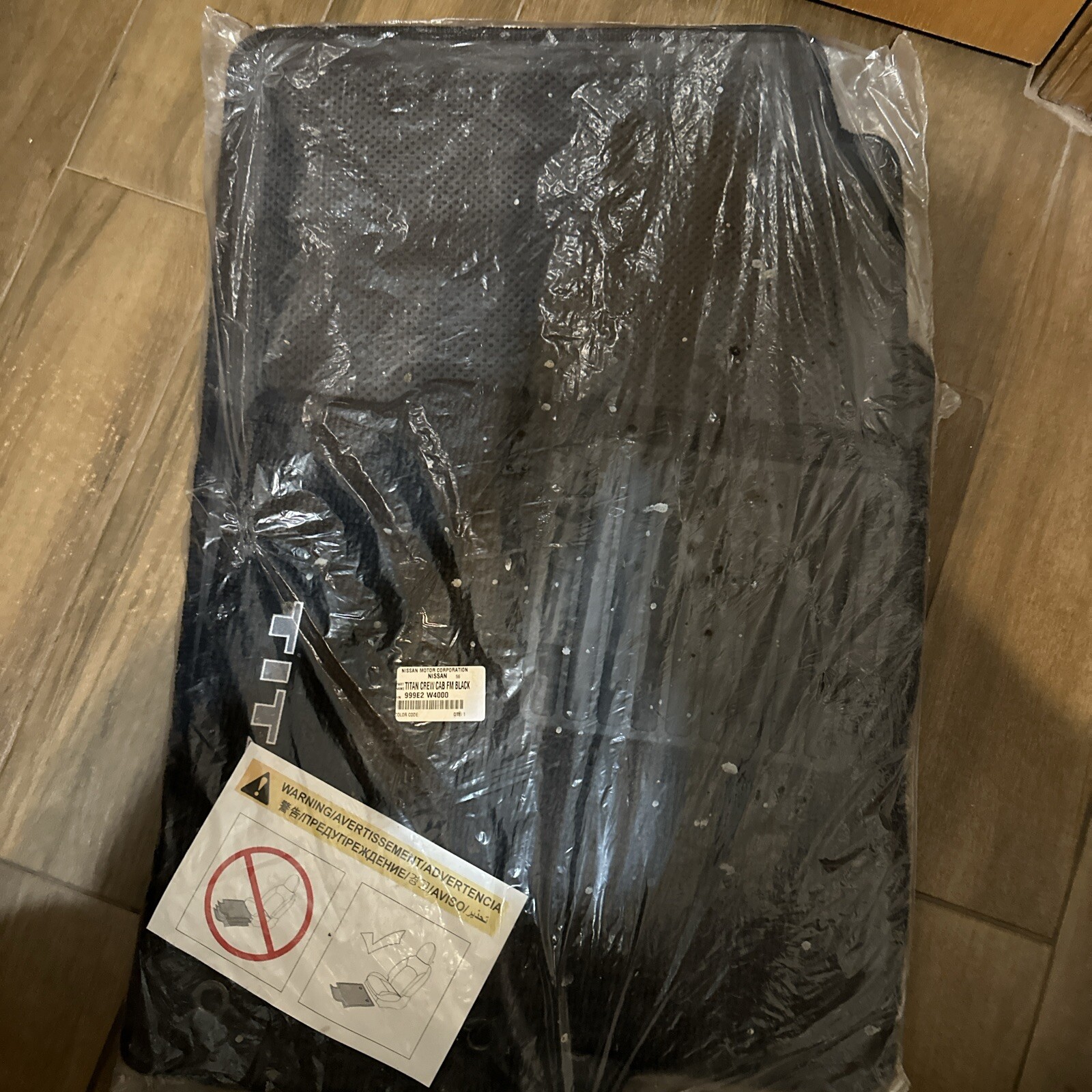 20172022 Nissan Titan Crew Cab Black OEM Floor Mats Carpets Set 3 999E2W4000 eBay