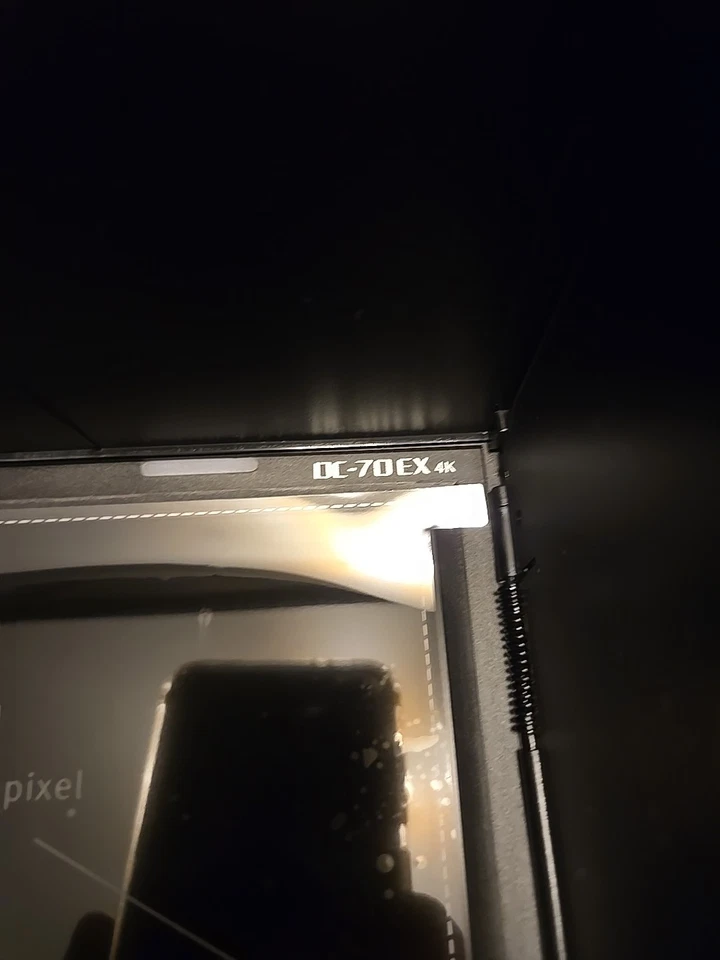 VILTROX DC-70 EX 4K 7 inch Camera Video Field Monitor HDMI AV with Sunshade Hood - Image 3 of 4