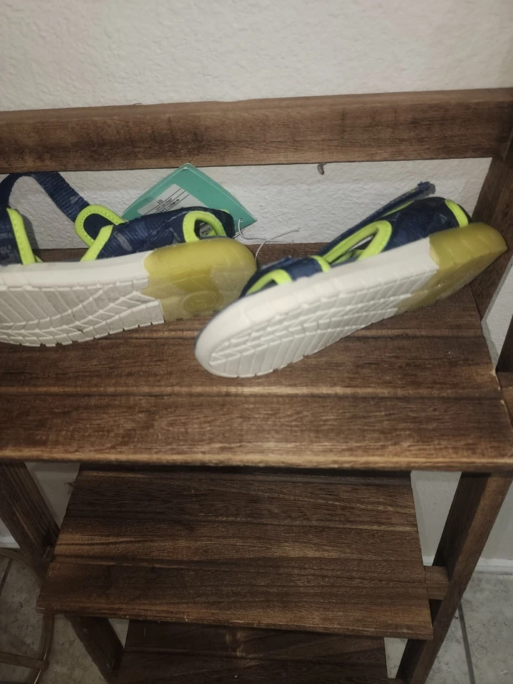 НОВЫЙ СЮРПРИЗ BT STRIDE RITE МАЛЬЧИКОВ ПЕСОЧНИЦЫ РАЗМЕР 12 АКУЛА ПЕЧАТИ СВЕТИТСЯ - Изображение 3 из 4