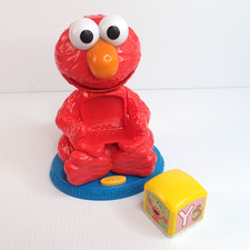 Sesame Street Elmo Find  Learn Alphabet Blocks with 1 Block Toy 2010 Hasbro
