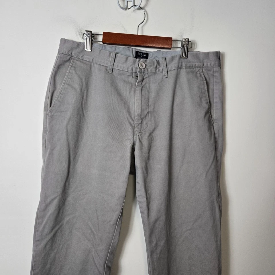 J. Pantalones chinos Crew para hombre talla 32x32 pierna recta rotos gris caqui Foto 4 de 4