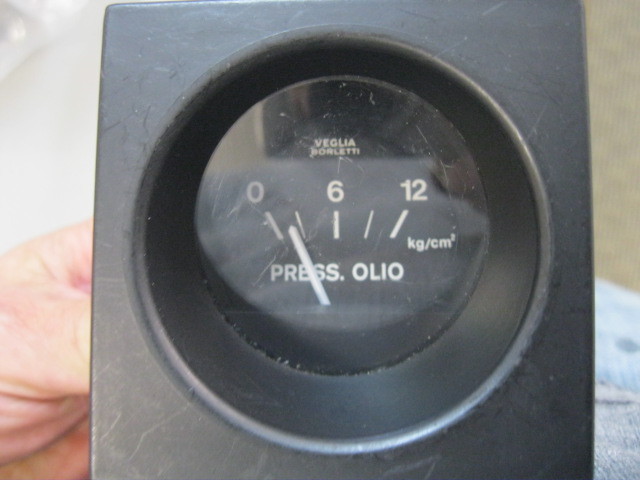 Ferrari 400 Oil Pressure Gauge # 114355