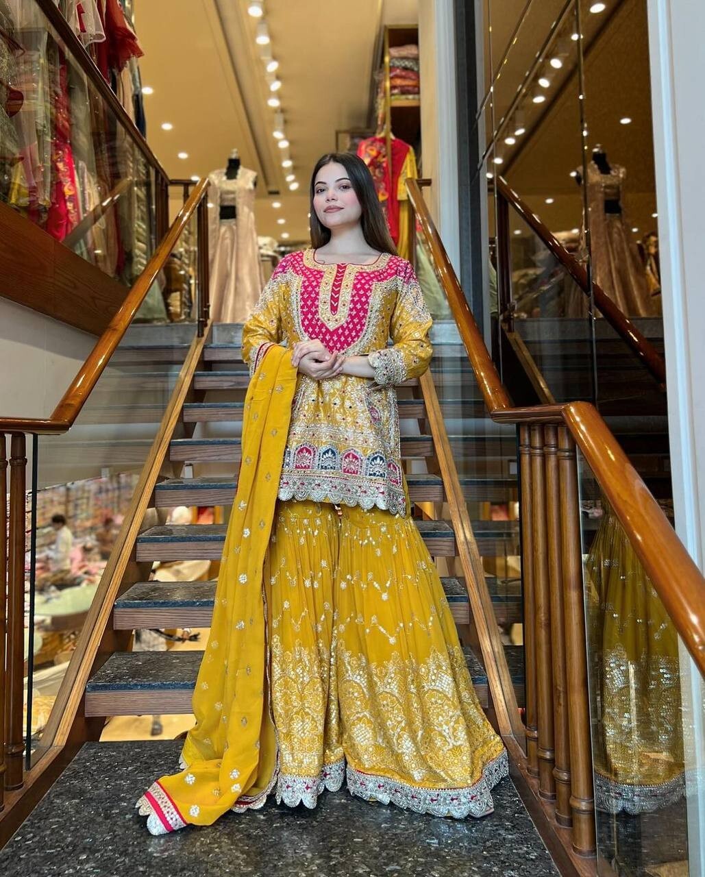 ESTILO PAQUISTANÍ IMITACIÓN IMITACIÓN GEORGETTE TOP SHARARA CON DUPATTA PARA ROPA DE FIESTA