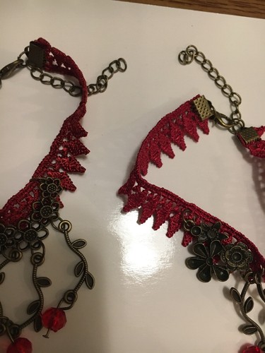 4 Piece Set, Red Lace Lady Cameo Rose Choker, Earnings, And 2 Bracelets - Picture 9 of 12