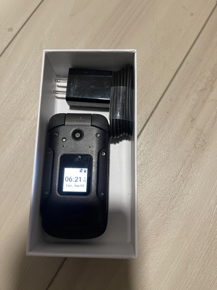 Sonim XP3 XP3800 - 8GB - Black Unlocked (Sprint) Smartphone - Image 2 of 4