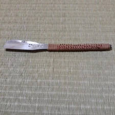 Nagamasa Tamahagane Kamisori Japanese straight razor - kimono silk and leather