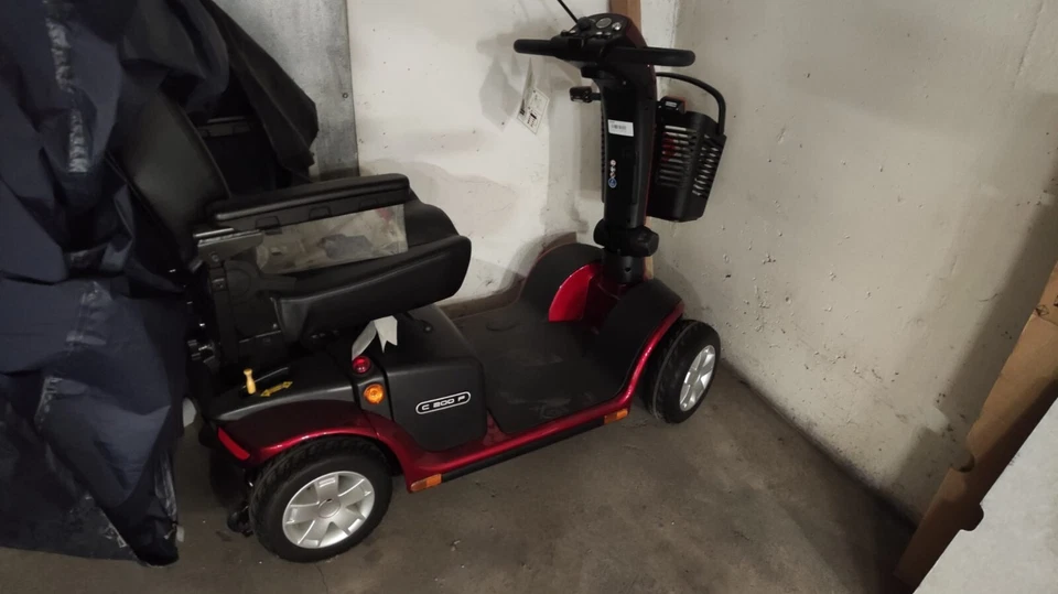 Elektromobil C200F in neuwertigem Zustand - unbenutzt!