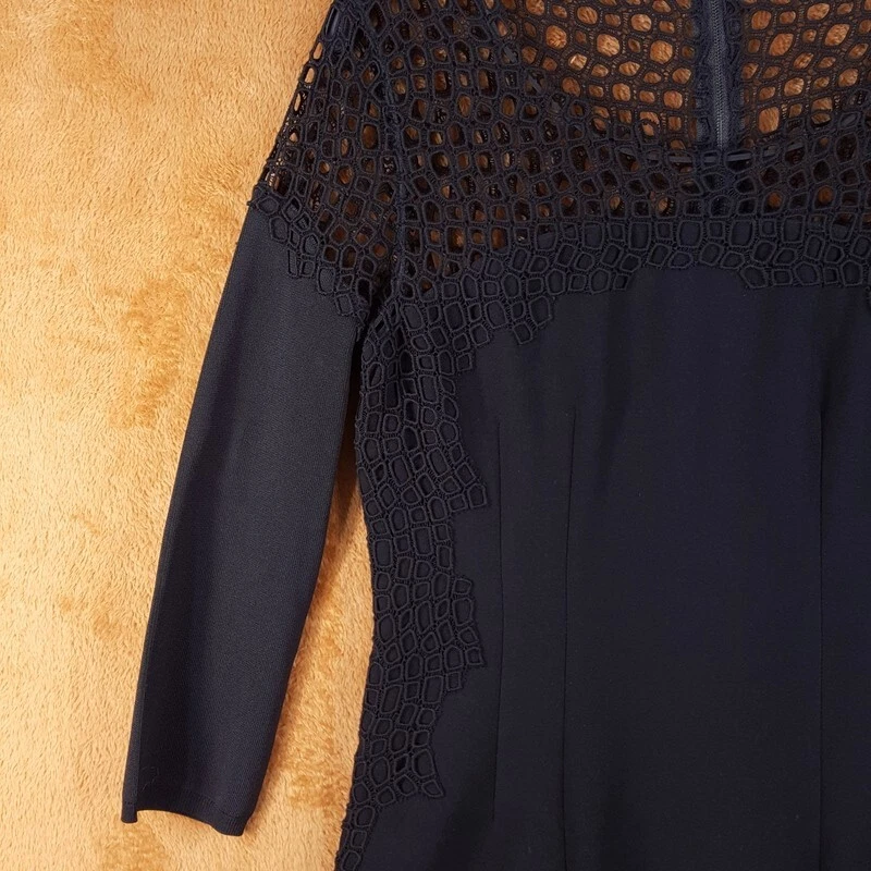 Vestido ELIE TAHARI Feminino Tamanho 6 Preto Bainha Bordado Ilhós Midi Elástico LBD - Imagem 2 de 4