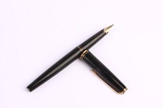 Vintage Montblanc 221 Fountain Pen 14K Gold Nib Working Good Condition