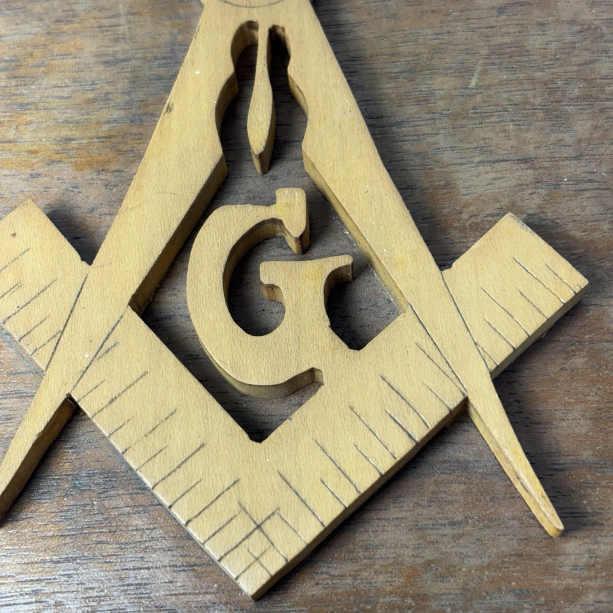 Masonic Freemason Decorative Plaque with Square and Compass Symbol