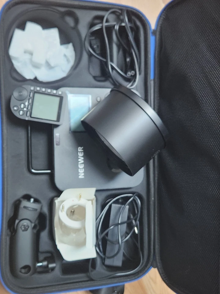 Neewer Q4 TTL 400Ws Studio Flash HSS 1/8000s with accessories - Image 3 of 4