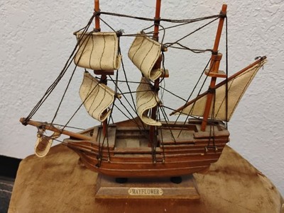 Vintage Mayflower Ship 9/10'' (Read)