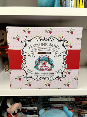 Hatsune Miku 15th Anniversary Ver. Nendoroid #1939 Brand New