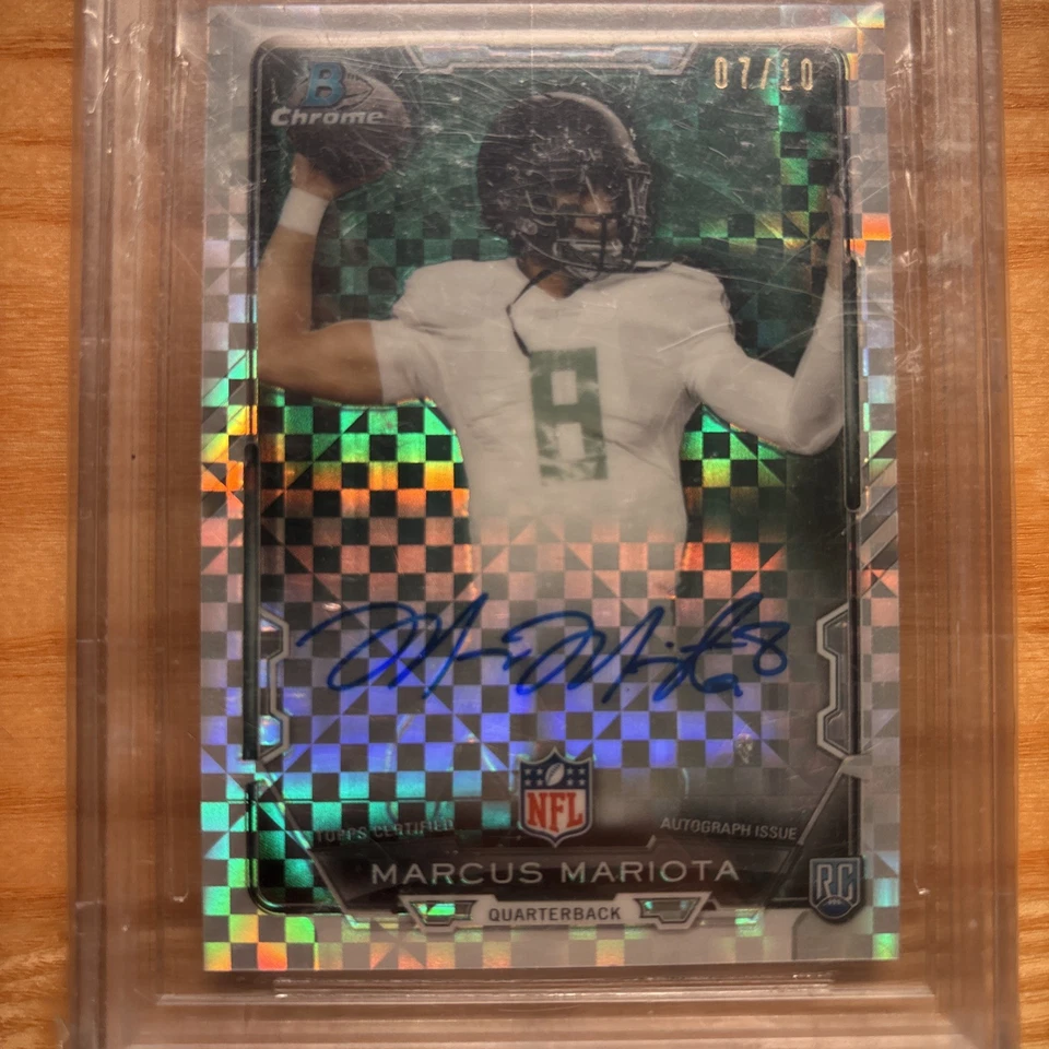 #/10 Marcus Mariota BGS 9/10 2015 Bowman Rookie Xfractor Refractor Auto RC - Image 2 of 4
