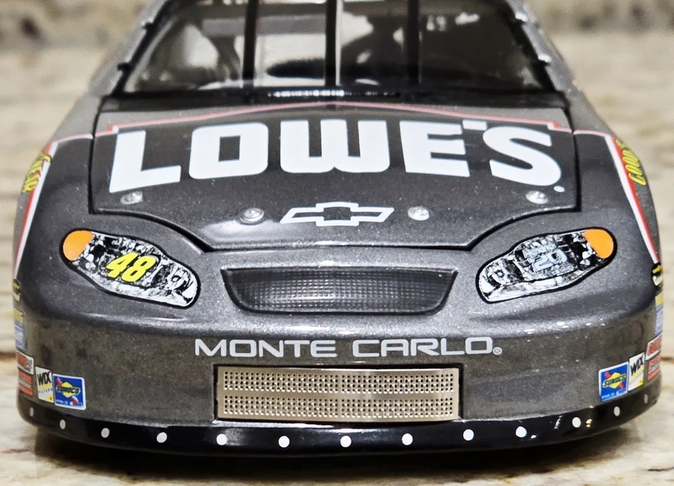 2004 #48 Jimmie Johnson Lowe's HMS 20th Anniversary 1:24 литая экшн-фигурка ARC - Изображение 2 из 4