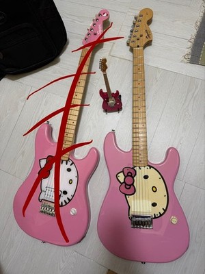 Squier Hello Kitty Pink Electric Guitar Early Model No Matching Head New