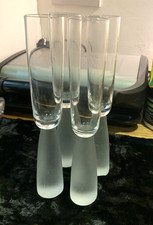 Set of 4 Champagne Flutes/Glasses with a Frosted Base